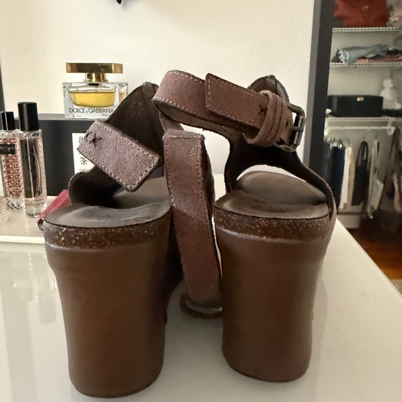 OTBT Brown Woven Platform Sandals - Picture 2 of 7